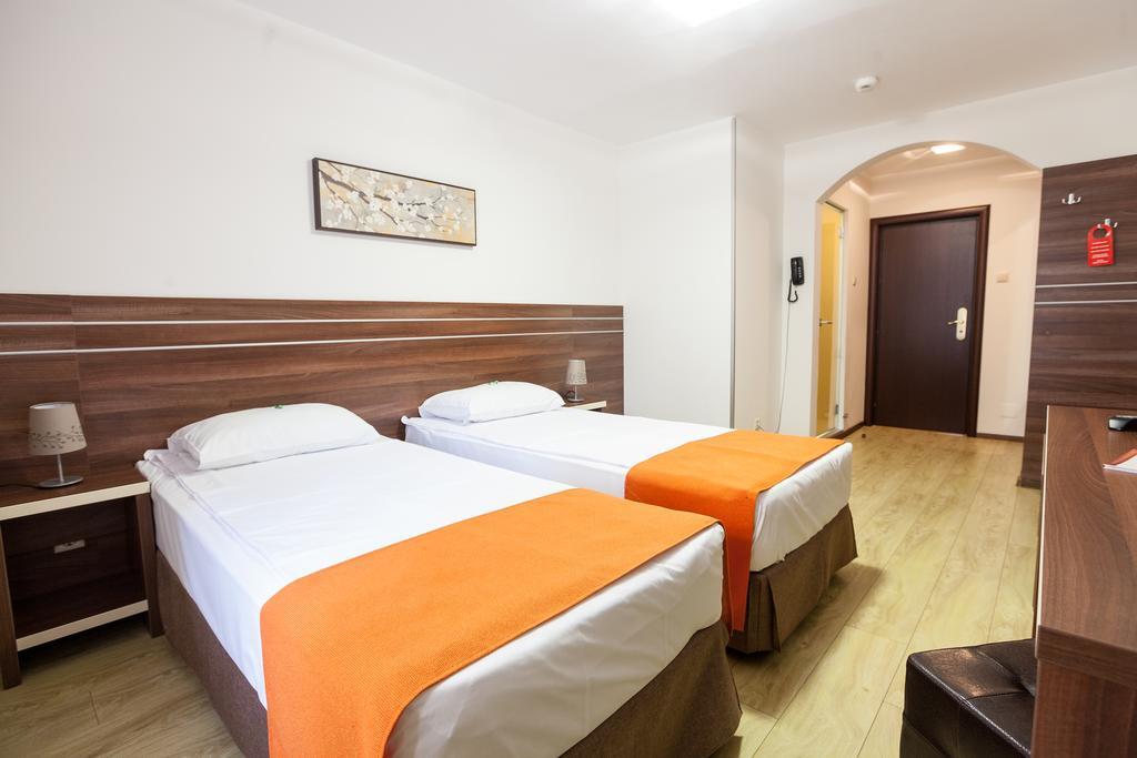 Hotel Citadella Bucharest Bilik gambar